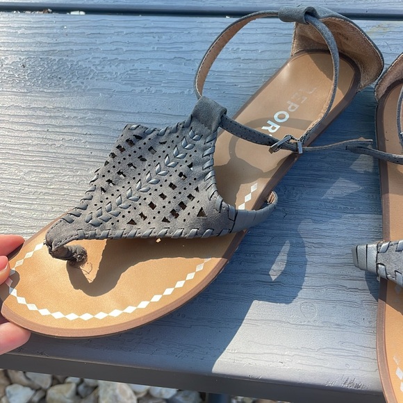Report sandals. Grey color. Size 7.5 - Picture 4 of 4